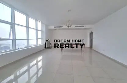 Apartment - 3 Bedrooms - 5 Bathrooms for rent in Beach Tower 1 - Al Khan Lagoon - Al Khan - Sharjah