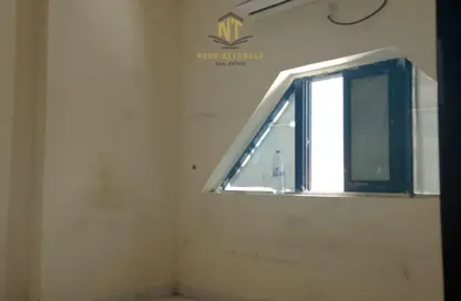 شقة - 2 غرف نوم - 2 حمامات للايجار في الشرق - الشارقة