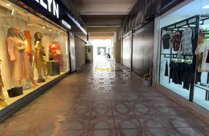 Retail - Studio for rent in Karama Shopping Complex - Al Karama - Dubai