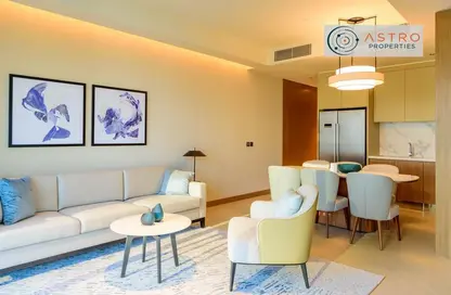 صورة لـ غرفة المعيشة / غرفة الطعام شقة - 3 غرف نوم - 4 حمامات للايجار في العنوان رزيدنسز برج الأوبرا دبي 2 - ذو ادراس ريزيدنس دبي أوبرا - دبي وسط المدينة - دبي ، صورة رقم 1
