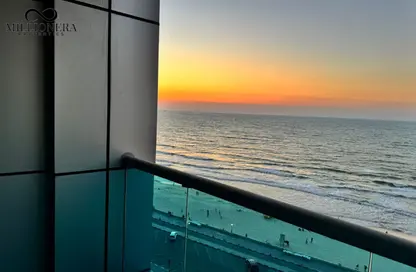 شقة - 2 غرف نوم - 2 حمامات للايجار في مساكن كورنيش عجمان - طريق كورنيش عجمان - عجمان