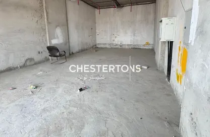 Shop - Studio for rent in Cambridge Business Centre - Dubai Silicon Oasis - Dubai