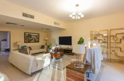 Villa - 4 Bedrooms - 6 Bathrooms for rent in Seashore - Rabdan - Abu Dhabi
