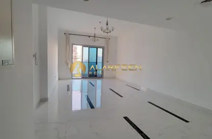 شقة - 2 غرف نوم - 2 حمامات للايجار في روز 10 - منطقة 11 - قرية جميرا الدائرية - دبي