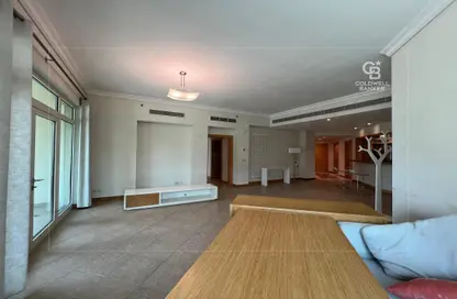 Apartment - 3 Bedrooms - 4 Bathrooms for rent in Al Das - Shoreline Apartments - Palm Jumeirah - Dubai