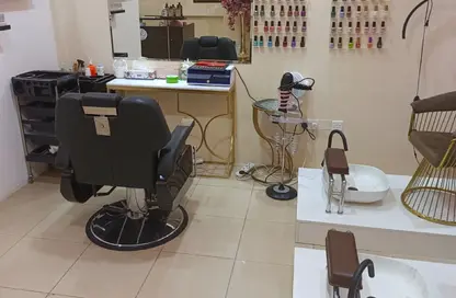 Retail - Studio - 2 Bathrooms for rent in Al Quoz - Dubai