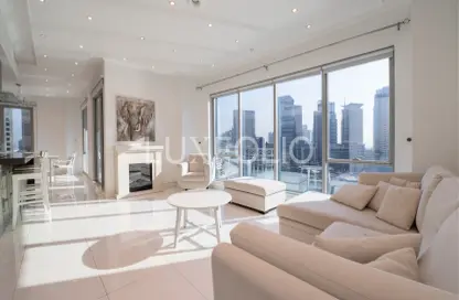 Apartment - 3 Bedrooms - 4 Bathrooms for rent in Delphine Tower - Marina Promenade - Dubai Marina - Dubai