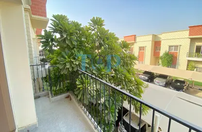 شقة - 2 غرف نوم - 2 حمامات للايجار في اشارج - العين