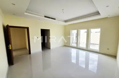 Villa - 5 Bedrooms - 5 Bathrooms for rent in Jumeirah 1 Villas - Jumeirah 1 - Jumeirah - Dubai