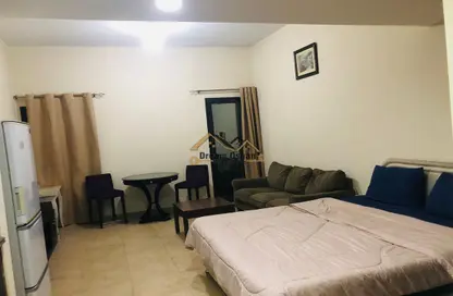 Apartment - Studio - 1 Bathroom for rent in Silicon Gates 1 - Silicon Gates - Dubai Silicon Oasis - Dubai
