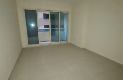 شقة - 2 غرف نوم - 2 حمامات للايجار في شارع التعاون الجديد - التعاون - الشارقة