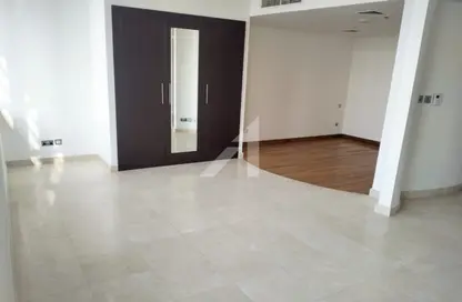 صورة لـ غرفة فارغة شقة - 1 حمام للايجار في سكاي جاردنز - مركز دبي المالي العالمي - دبي ، صورة رقم 1