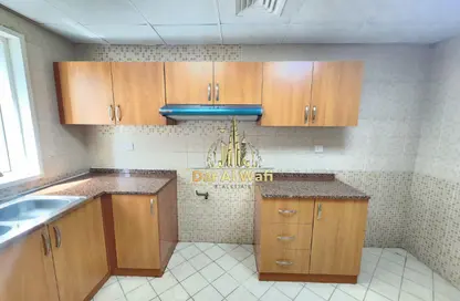 شقة - 2 غرف نوم - 2 حمامات للايجار في برج الكوث - النهدة - الشارقة