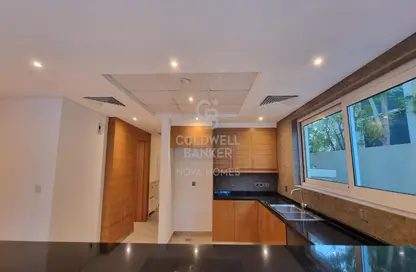 Villa - 4 Bedrooms - 5 Bathrooms for rent in Legacy - Jumeirah Park - Dubai