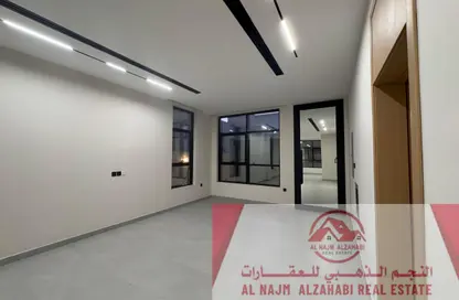 Villa - 5 Bedrooms - 4 Bathrooms for sale in Al Yasmeen 1 - Al Yasmeen - Ajman