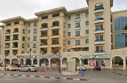 Apartment - 3 Bedrooms - 3 Bathrooms for rent in The Centre Residence - Al Muraqqabat - Deira - Dubai