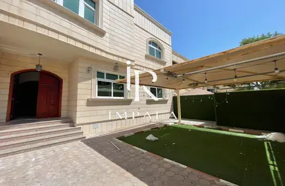 Villa - 5 Bedrooms - 6 Bathrooms for rent in Al Nahyan - Abu Dhabi