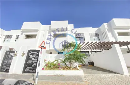 Villa - 4 Bedrooms - 6 Bathrooms for rent in Al Jimi - Al Ain