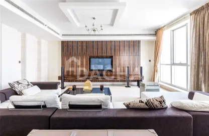 Living Room image for: Penthouse - 3 Bedrooms - 5 Bathrooms for rent in The Torch - Dubai Marina - Dubai, Image 1