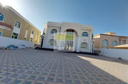 Villa - 6 Bedrooms - 5 Bathrooms for rent in Madinat Al Riyad - Abu Dhabi