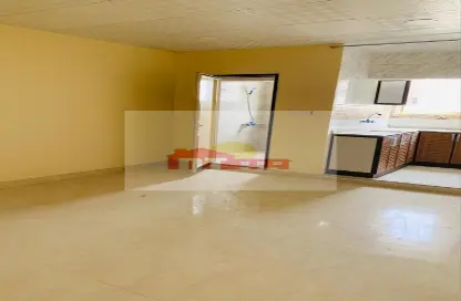 Empty Room image for: Apartment - 1 Bathroom for rent in Cornich Ras Al Khaima - Ras Al Khaimah, Image 1