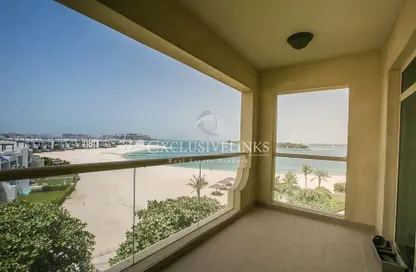 Apartment - 2 Bedrooms - 2 Bathrooms for rent in Al Khudrawi - Shoreline Apartments - Palm Jumeirah - Dubai