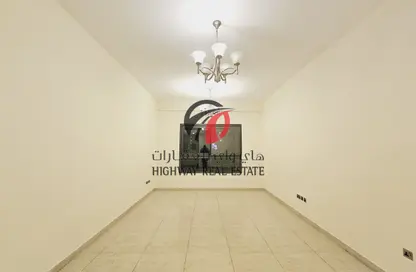 Apartment - 2 Bedrooms - 3 Bathrooms for rent in Yasmeen Building - Al Jaddaf - Dubai