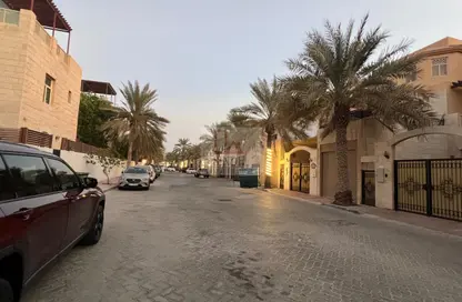 Villa - 3 Bedrooms - 3 Bathrooms for rent in Mushrif Gardens - Al Mushrif - Abu Dhabi