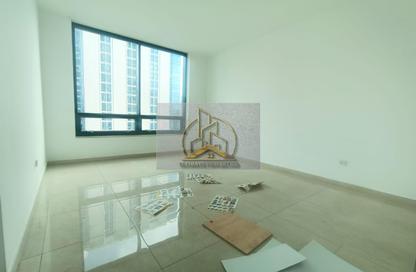 شقة - 2 غرف نوم - 2 حمامات للايجار في برج ليوا سنتر - شارع حمدان - أبوظبي