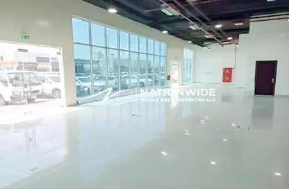 Vacant| Well Maintained Showroom|Prime Location