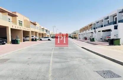 فيلا - 4 غرف نوم - 4 حمامات للبيع في القرية الشرقية - الفرجان - دبي