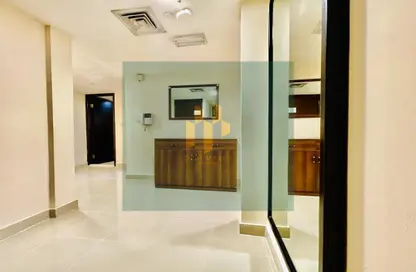 Apartment - 3 Bedrooms - 3 Bathrooms for rent in Al Kali Building - Tourist Club Area - Abu Dhabi