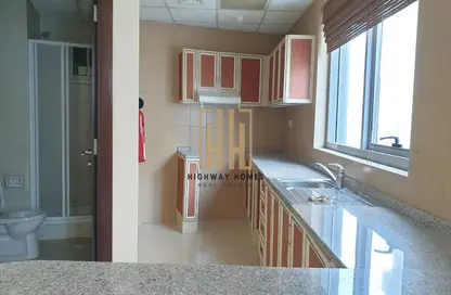 Apartment - Studio - 1 Bathroom for rent in Al Khan - Sharjah