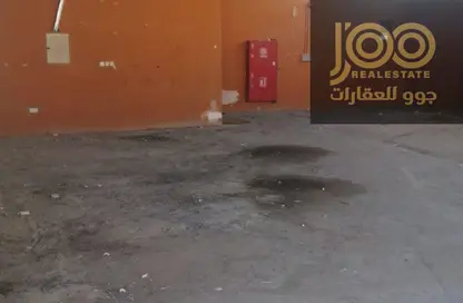 Warehouse - Studio - 5 Bathrooms for rent in Umm Al Thuoob - Umm Al Quwain