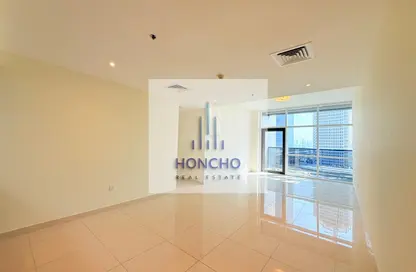 شقة - 2 غرف نوم - 3 حمامات للايجار في برج دوجا - شارع الشيخ زايد - دبي شقة - 2 غرف نوم - 3 حمامات للايجار في برج دوجا - شارع الشيخ زايد - دبي