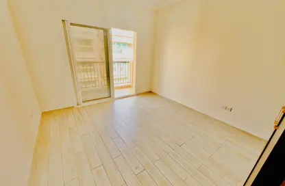 Apartment - 1 Bedroom - 2 Bathrooms for rent in Muwaileh 29 Building - Muwaileh - Sharjah