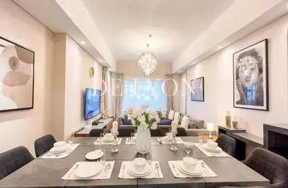 Living / Dining Room image for: Apartment - 2 Bedrooms - 2 Bathrooms for sale in Marina Residences 2 - Marina Residences - Palm Jumeirah - Dubai, Image 1