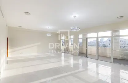 Apartment - 3 Bedrooms - 5 Bathrooms for rent in Terraced Apartments - Green Community Motor City - Motor City - Dubai