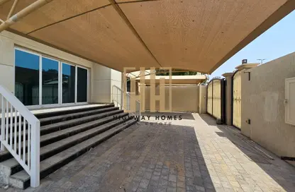 Villa - 4 Bedrooms - 6 Bathrooms for rent in Al Falaj - Al Riqqa - Sharjah