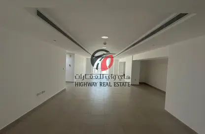 Apartment - 1 Bedroom - 2 Bathrooms for rent in Blue Tower - Sheikh Zayed Road - Dubai