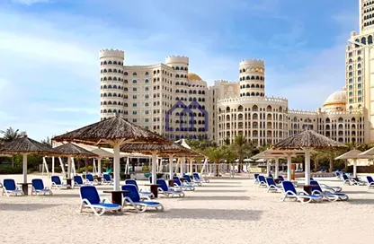 Apartment - 1 Bedroom - 2 Bathrooms for rent in Al Hamra Palace Beach Resort - Al Hamra Village - Ras Al Khaimah
