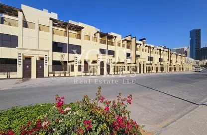 Townhouse - 3 Bedrooms - 4 Bathrooms for rent in Arenco Villas - Jumeirah Village Circle - Dubai