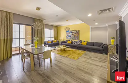 صورة لـ غرفة المعيشة / غرفة الطعام شقة - 3 غرف نوم - 4 حمامات للبيع في شمس 2 - شمس - مساكن شاطئ الجميرا - دبي ، صورة رقم 1