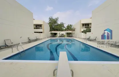 Villa - 4 Bedrooms - 5 Bathrooms for rent in Jumeirah 1 Villas - Jumeirah 1 - Jumeirah - Dubai