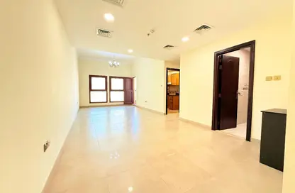 Apartment - 1 Bedroom - 2 Bathrooms for rent in Rola Road - Al Raffa - Bur Dubai - Dubai