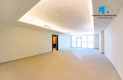 Apartment - 2 Bedrooms - 3 Bathrooms for rent in Al Souq Tower - Corniche Road - Abu Dhabi
