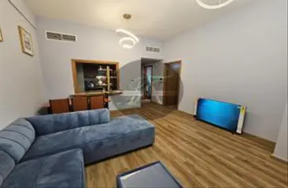 Living Room image for: Apartment - 1 Bedroom - 1 Bathroom for rent in Azure - Dubai Marina - Dubai, Image 1