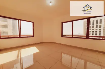 Empty Room image for: Apartment - 3 Bedrooms - 4 Bathrooms for rent in Madinat Zayed - Abu Dhabi, Image 1