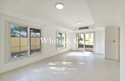 Villa - 2 Bedrooms - 3 Bathrooms for rent in Springs 3 - The Springs - Dubai