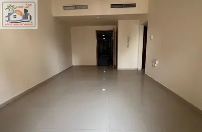 شقة - غرفة نوم - 2 حمامات للايجار في شارع التعاون الجديد - التعاون - الشارقة